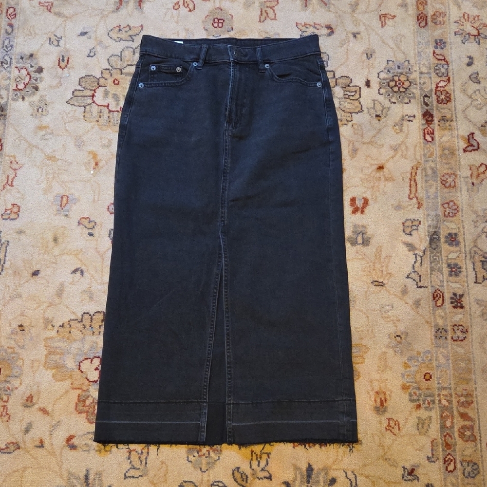 GAP Black Midi Skirt